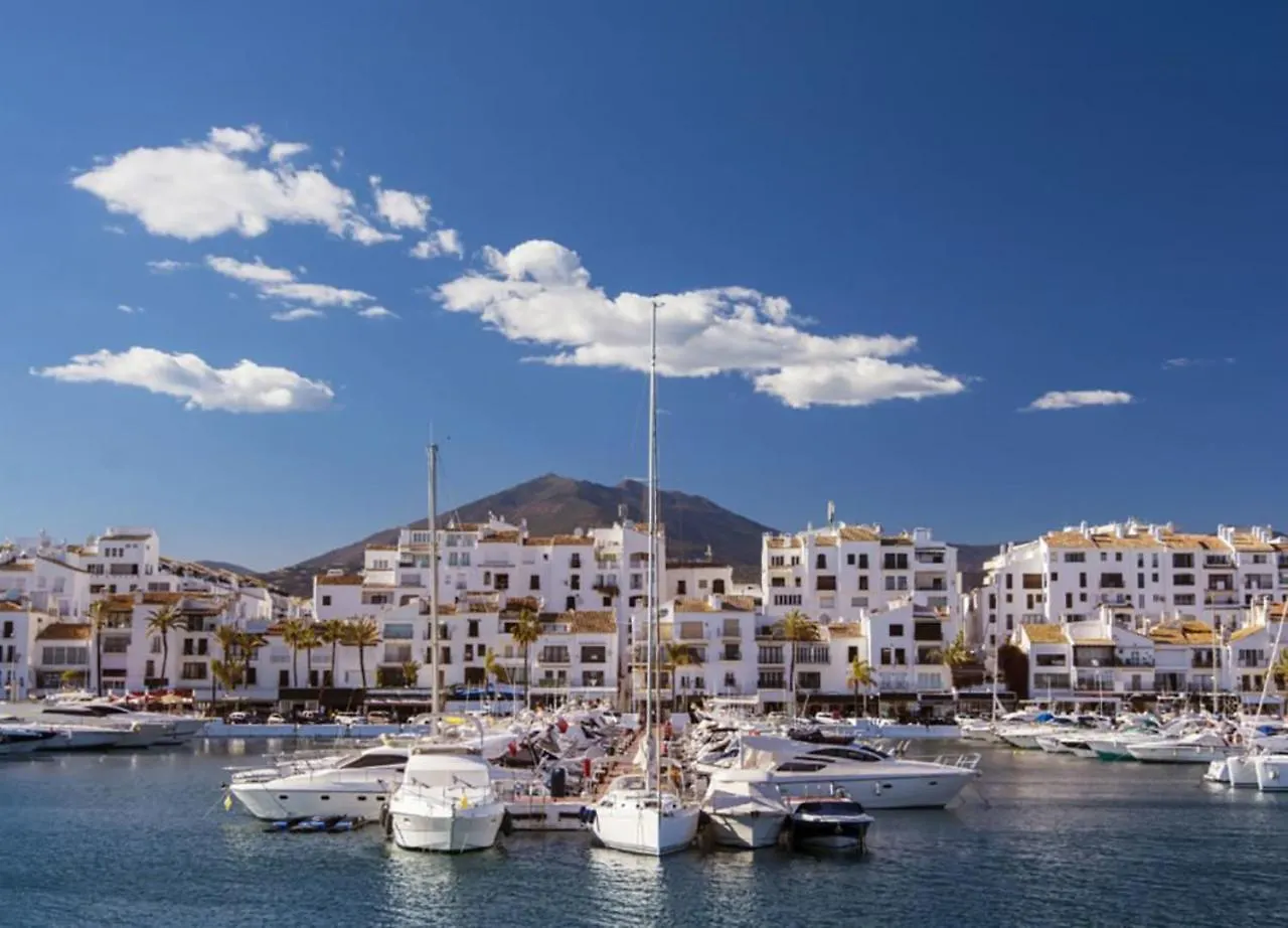 Iron House - Luxury Penthouse With Bathtub Apartment Marbella Spain