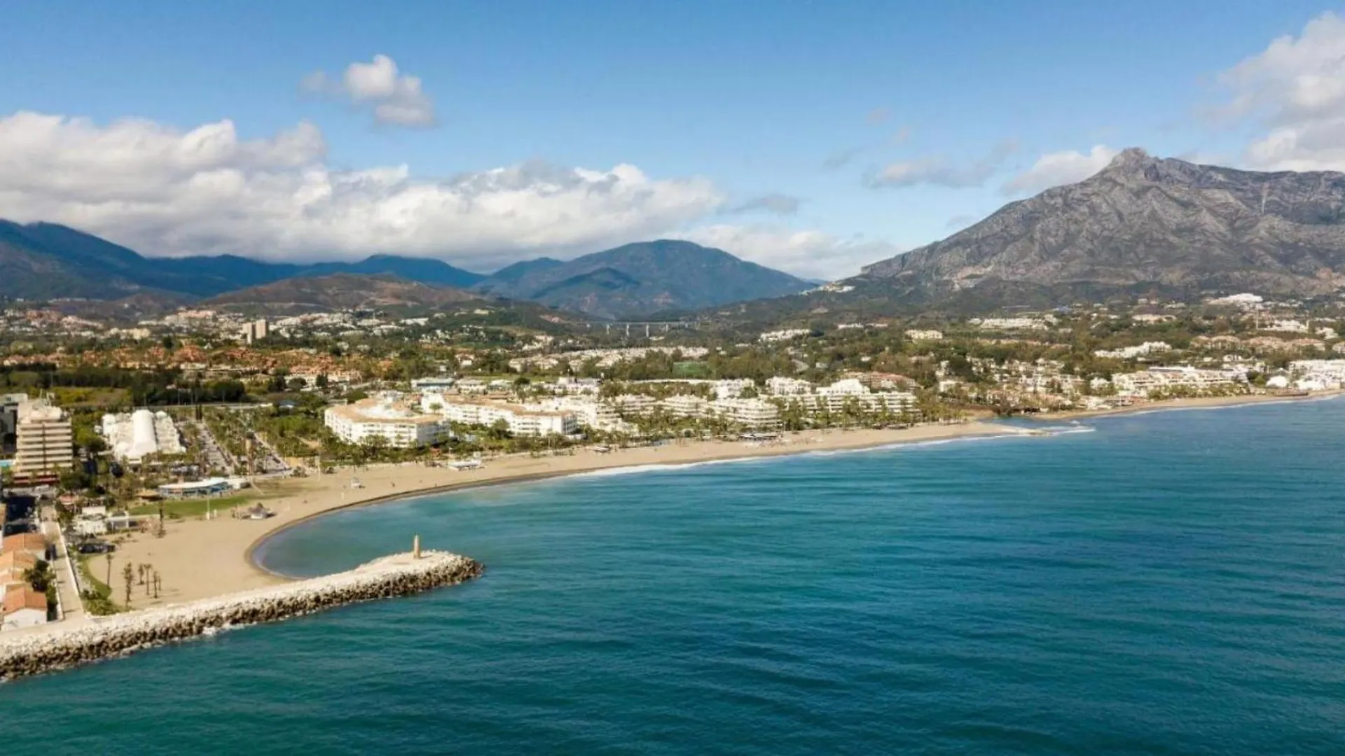Iron House - Luxury Penthouse With Bathtub Apartment Marbella Spain