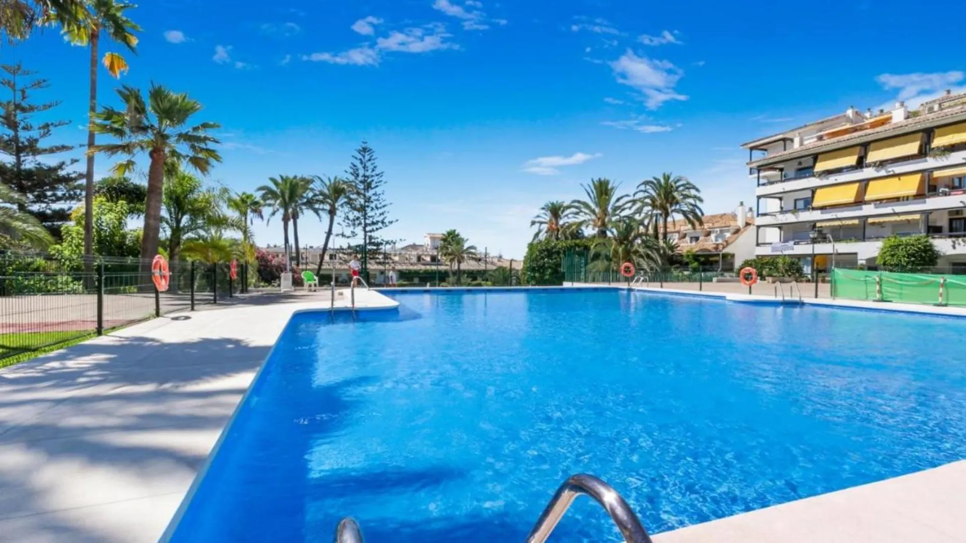 Iron House - Luxury Penthouse With Bathtub Apartment Marbella