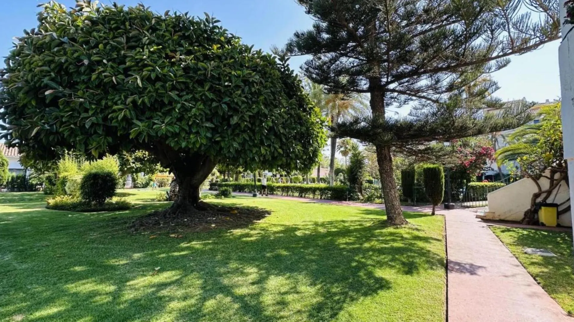 Iron House - Luxury Penthouse With Bathtub Apartment Marbella