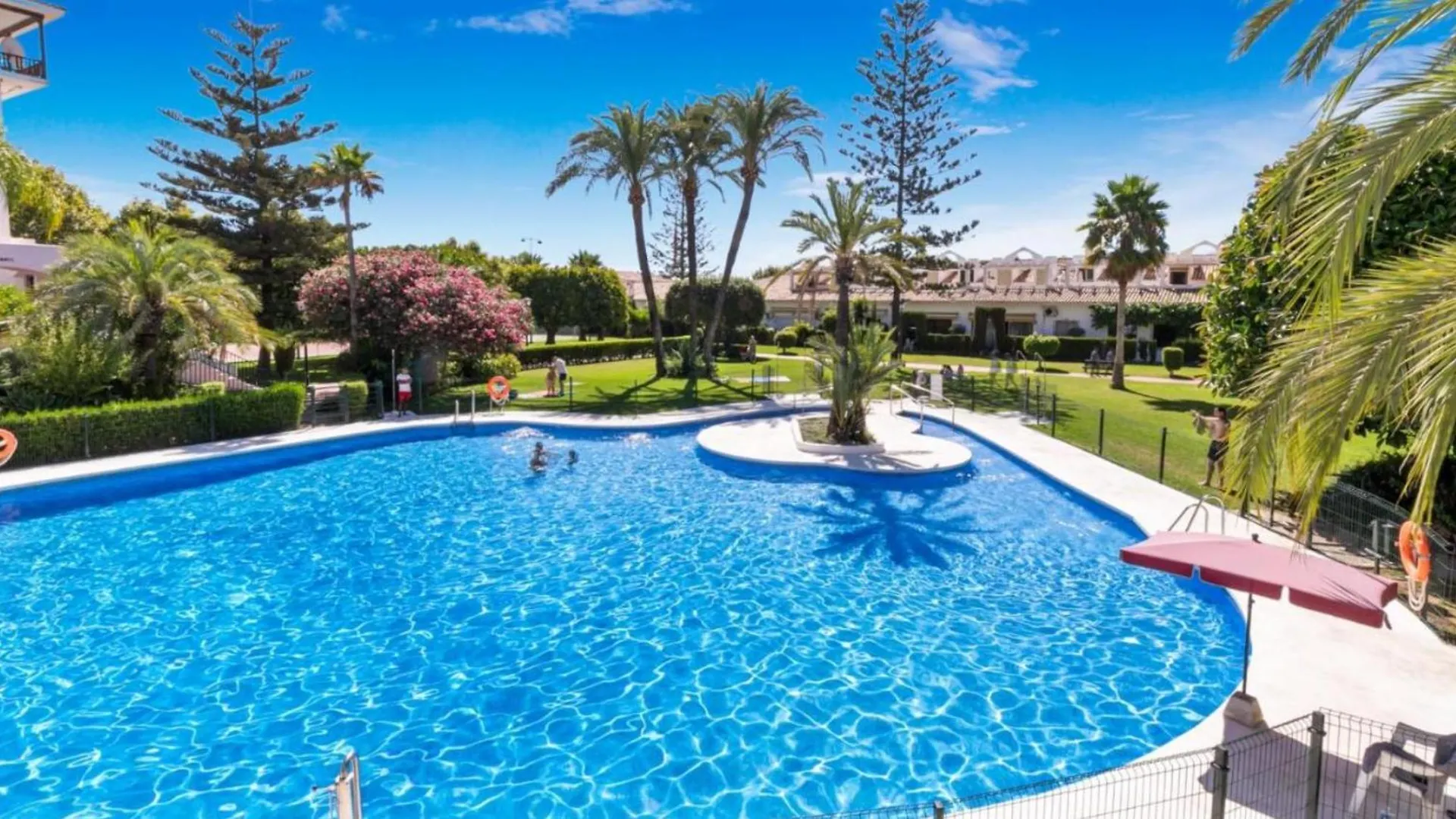 Iron House - Luxury Penthouse With Bathtub Apartment Marbella 0*,  Spain