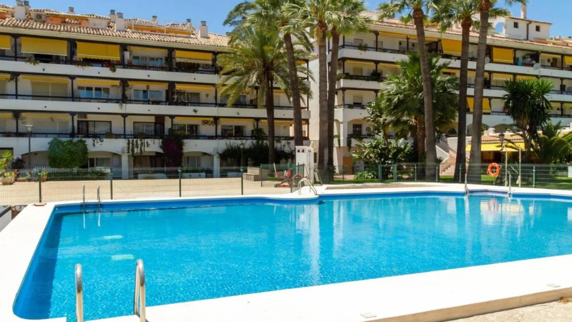 Iron House - Luxury Penthouse With Bathtub Apartment Marbella