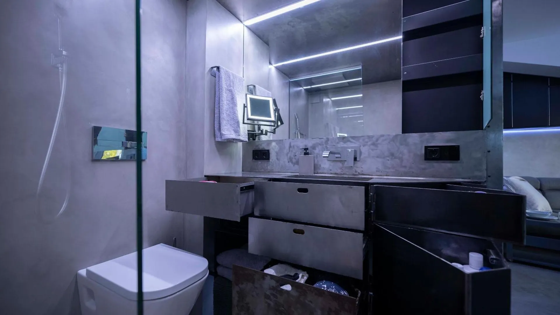 Iron House - Luxury Penthouse With Bathtub Apartment Marbella