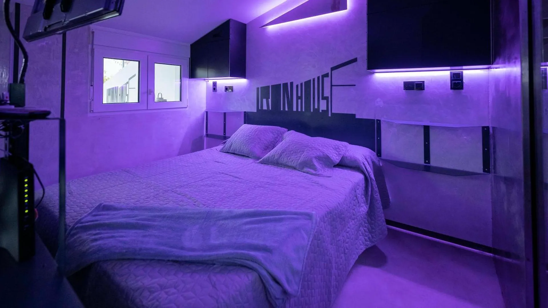 Iron House - Luxury Penthouse With Bathtub Apartment Marbella Spain