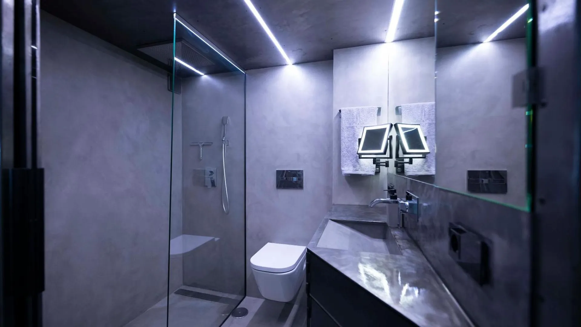 Iron House - Luxury Penthouse With Bathtub Apartment Marbella Spain