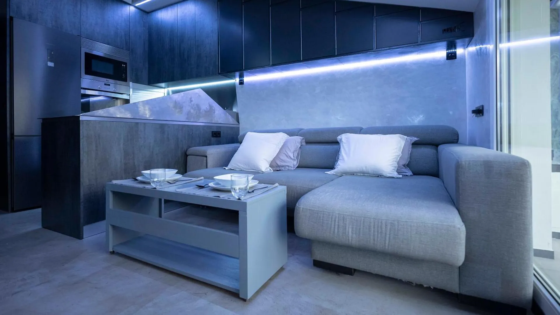 Iron House - Luxury Penthouse With Bathtub Apartment Marbella