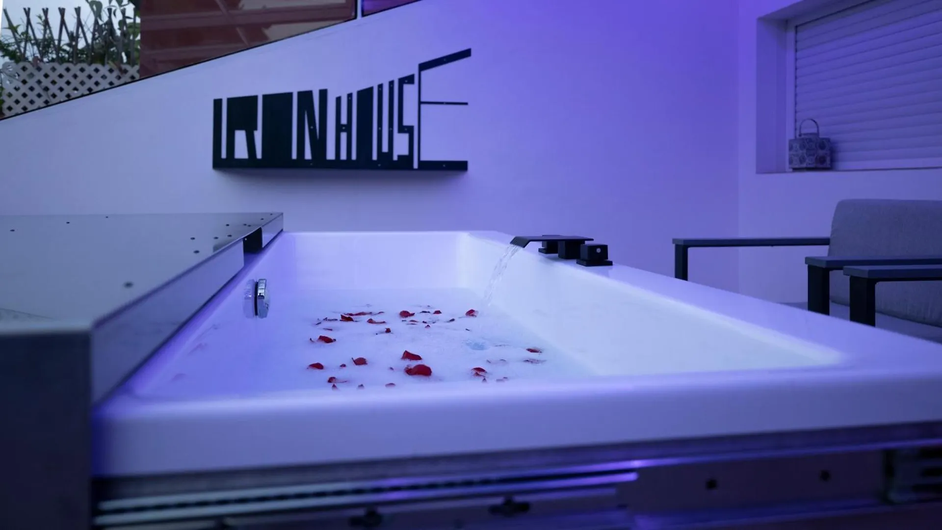 Iron House - Luxury Penthouse With Bathtub Apartment Marbella 0*,  Spain