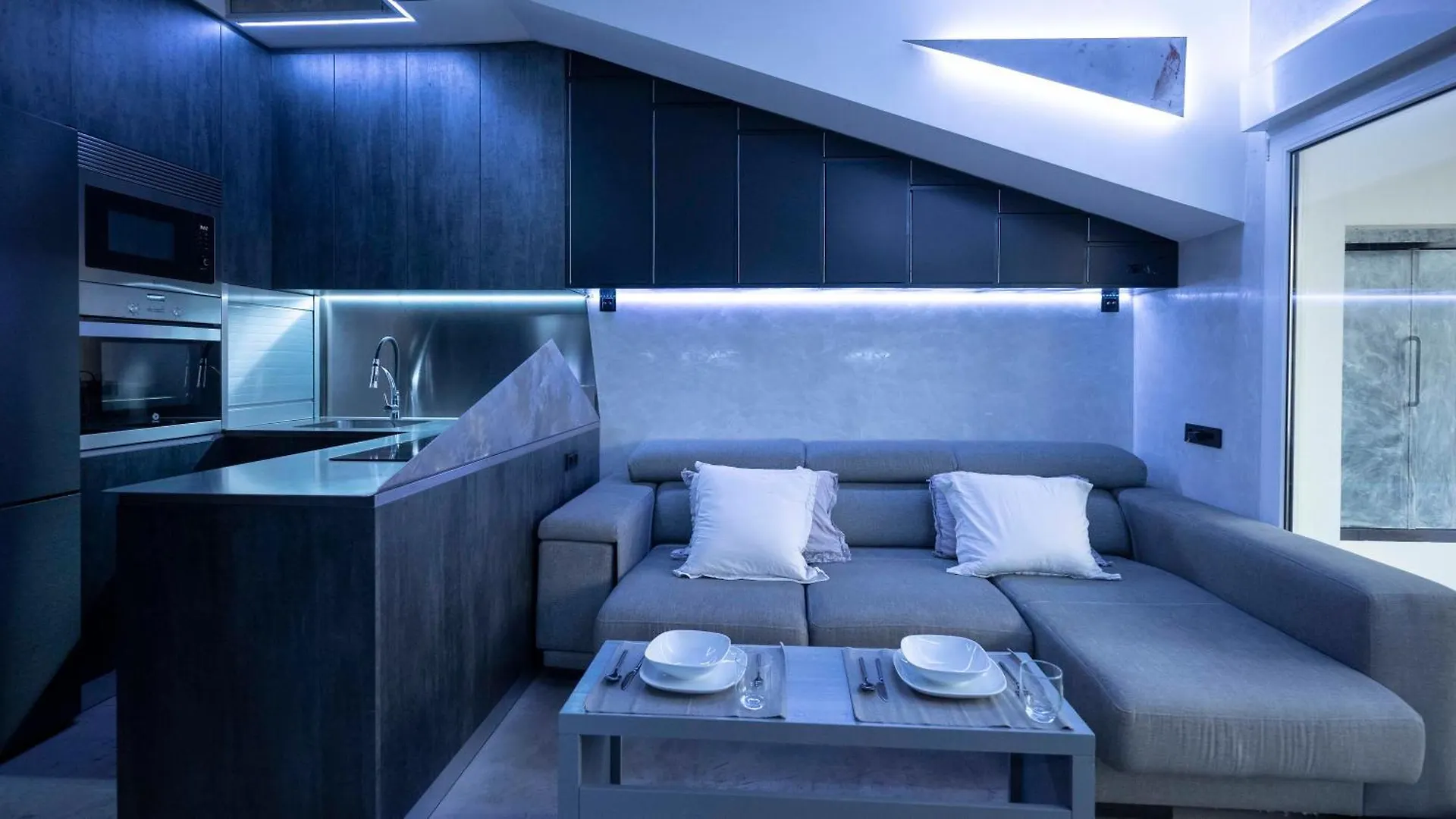 Iron House - Luxury Penthouse With Bathtub Apartment Marbella