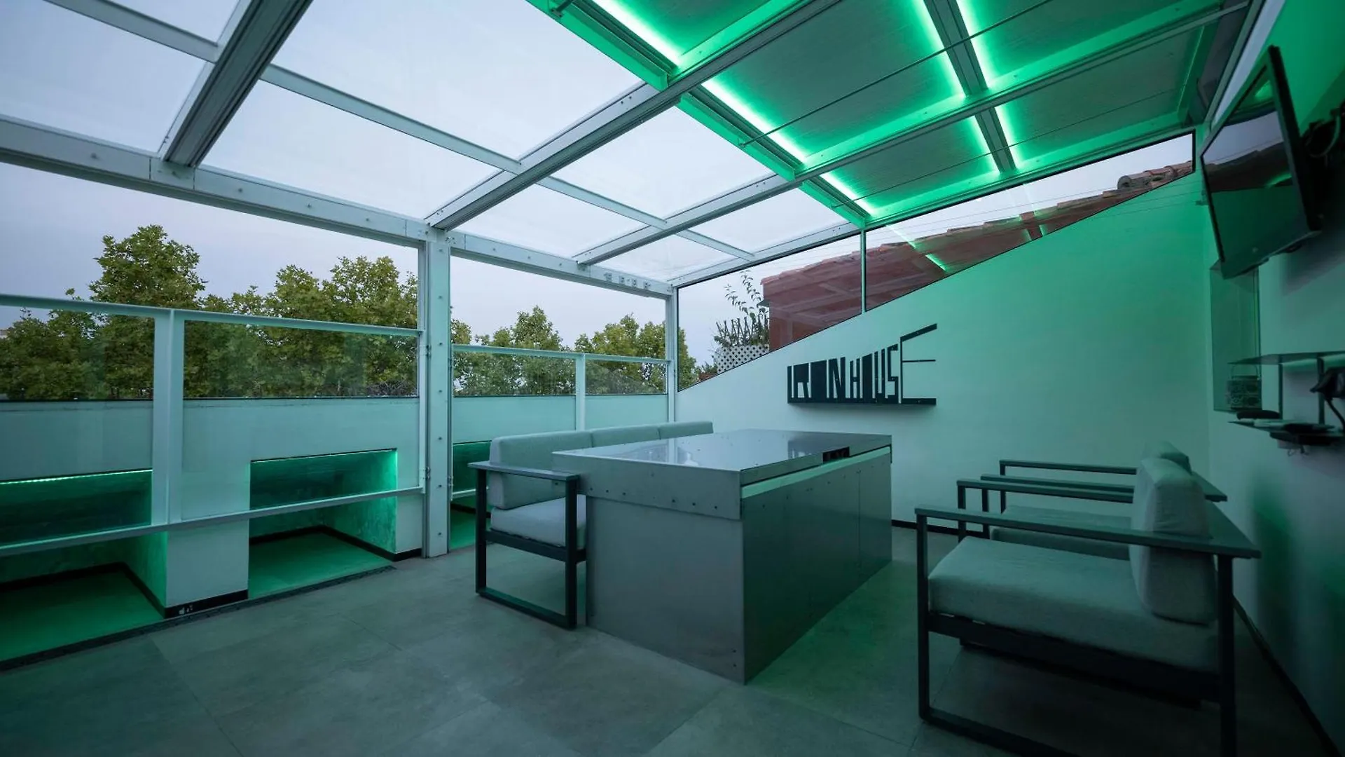 Iron House - Luxury Penthouse With Bathtub Apartment Marbella