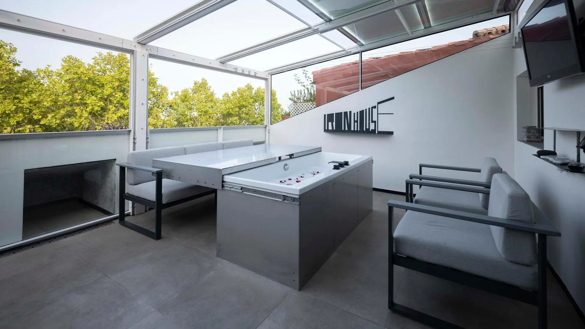 Iron House - Luxury Penthouse With Bathtub Apartment Marbella 0*,  Spain
