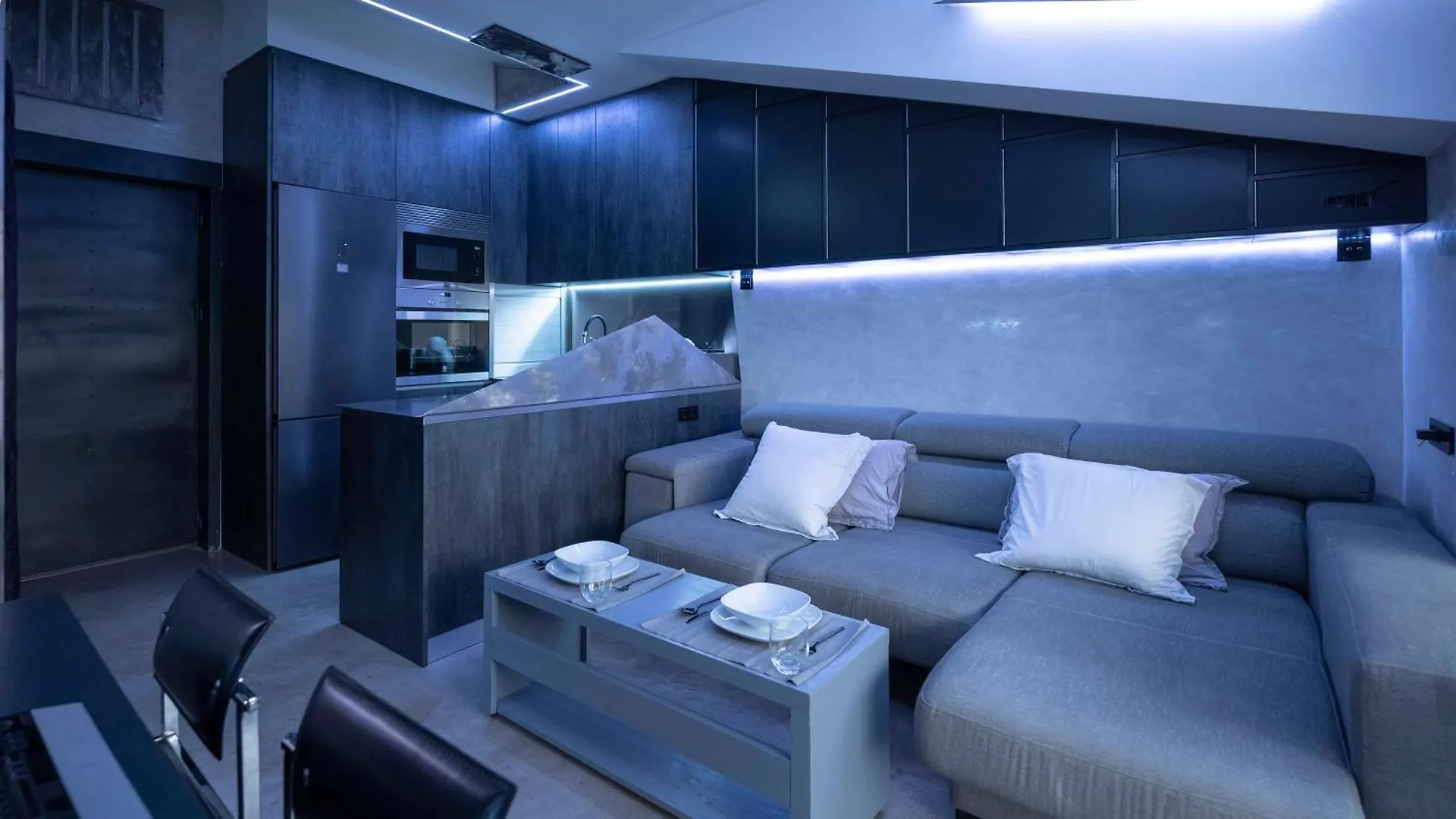 Iron House - Luxury Penthouse With Bathtub Apartment Marbella