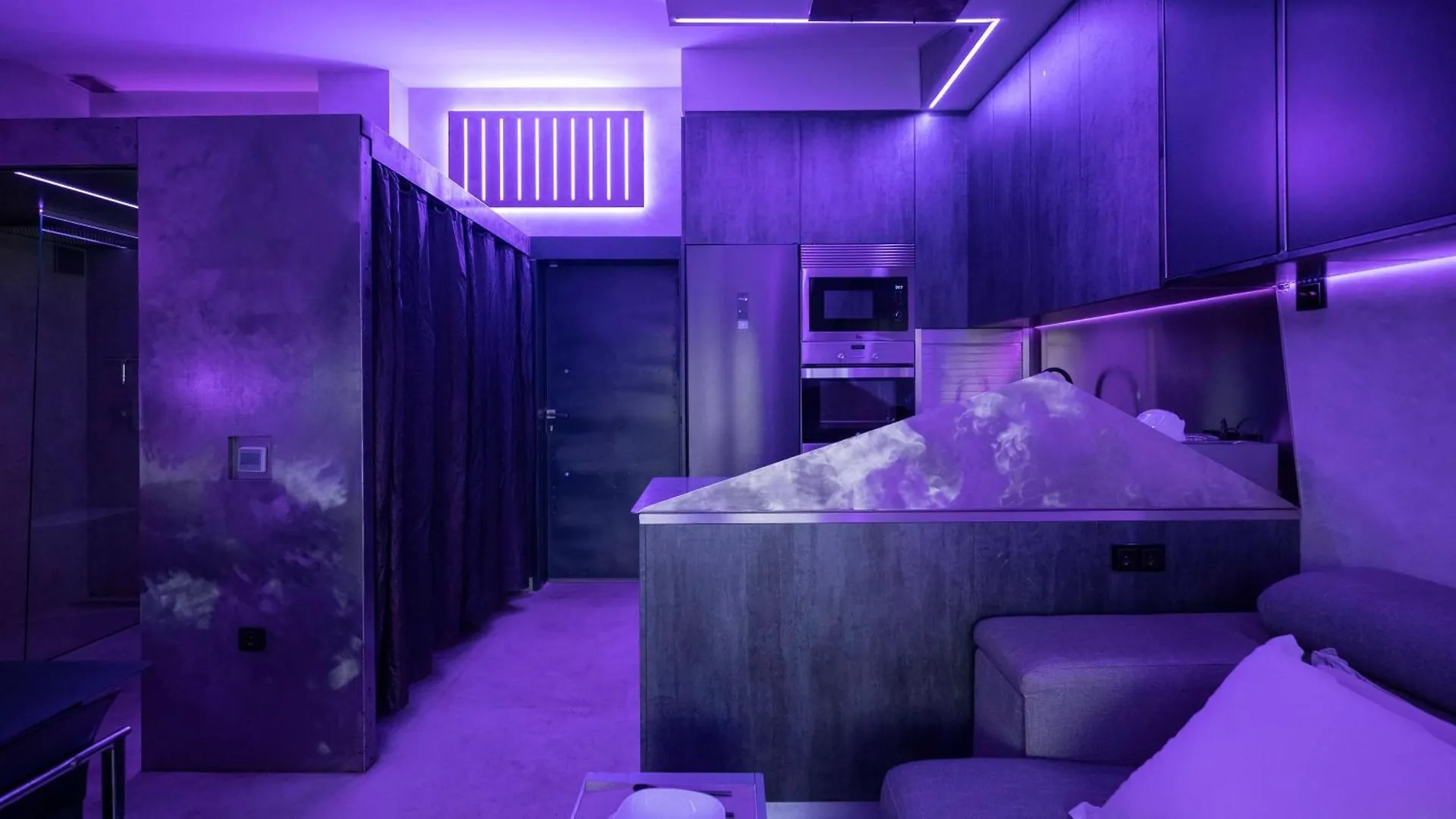 Iron House - Luxury Penthouse With Bathtub Apartment Marbella
