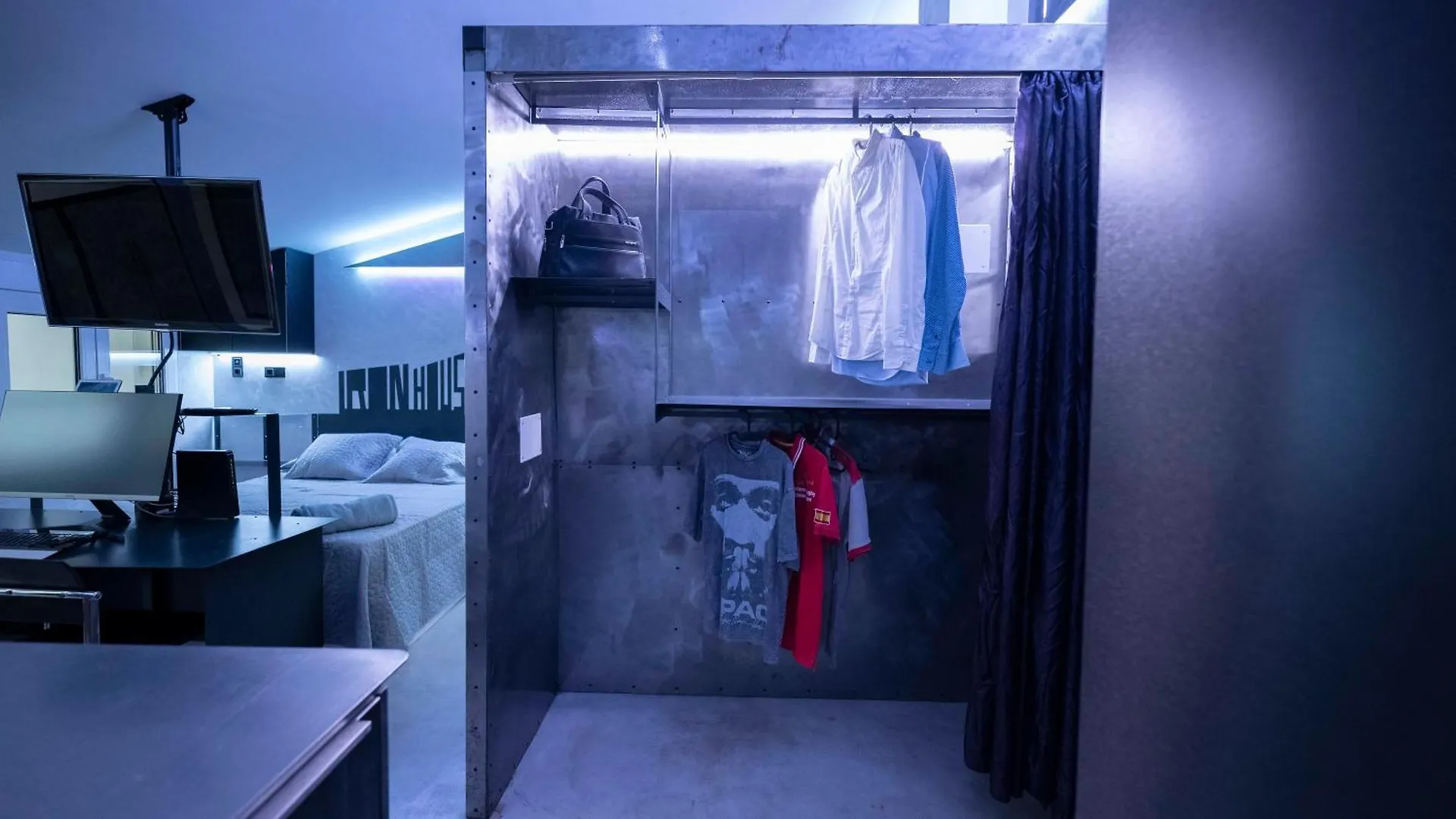 Iron House - Luxury Penthouse With Bathtub Apartment Marbella Spain